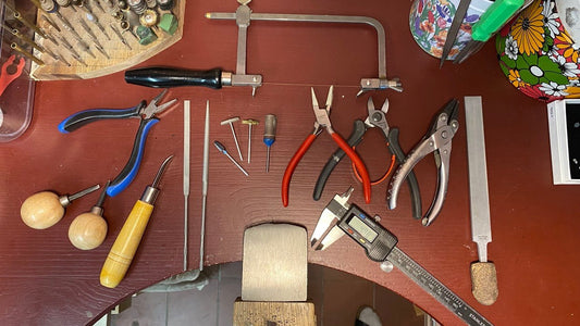 Mina bästa handverktyg som guld- och silversmed - Emmeli Holm Metallformgivning