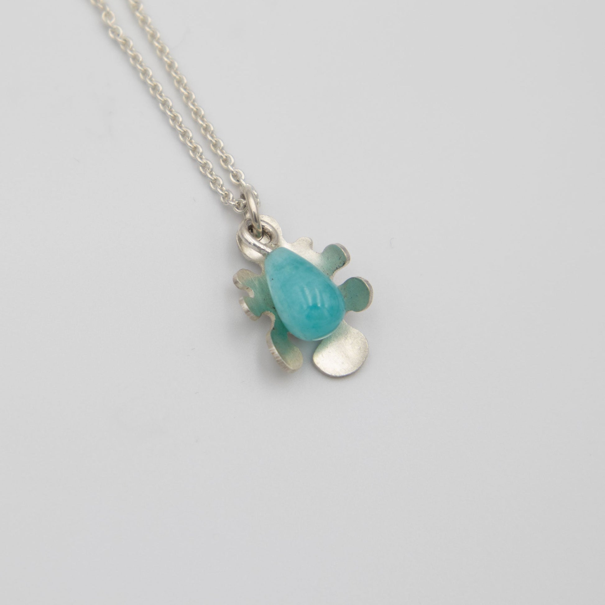 Amazonit droppe - Emmeli Holm Metallformgivning