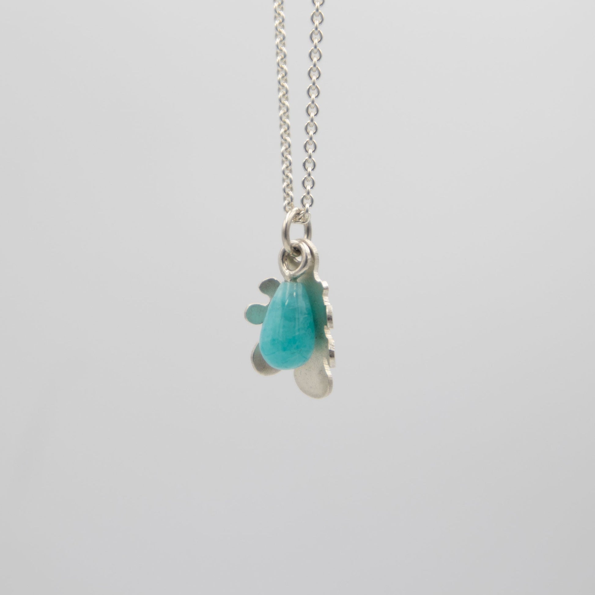 Amazonit droppe - Emmeli Holm Metallformgivning