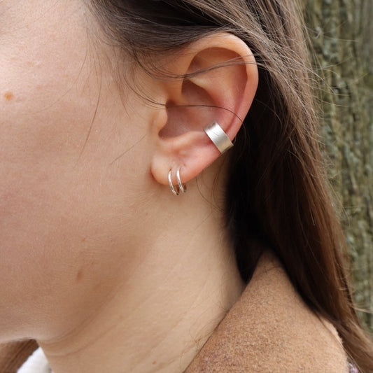 Earcuffs, örhängen - Emmeli Holm Metallformgivning