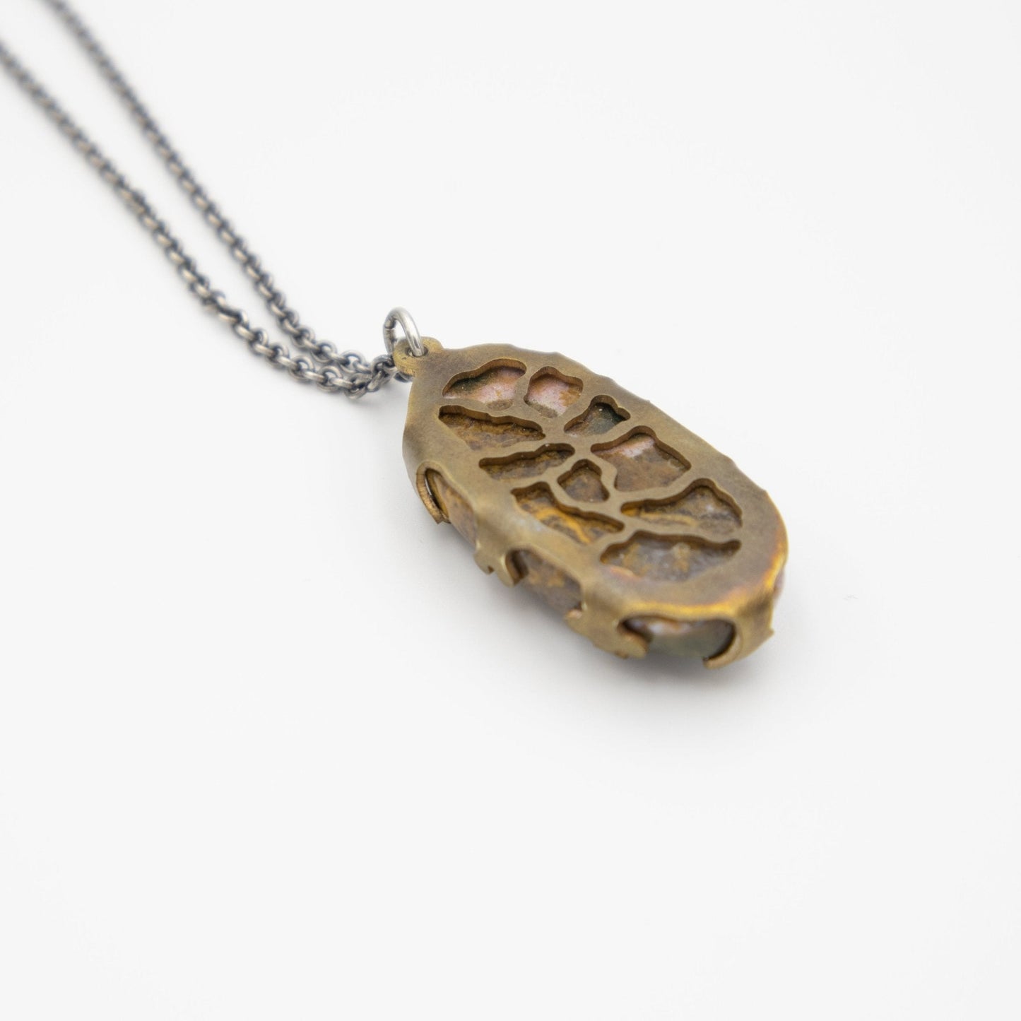 Jaspis - Emmeli Holm Metallformgivning