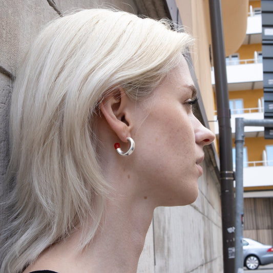 Karneol Hoops - Emmeli Holm Metallformgivning