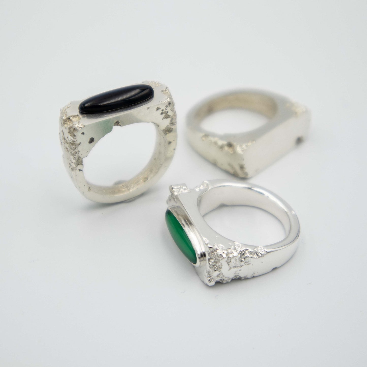 Sand - Emmeli Holm Metallformgivning