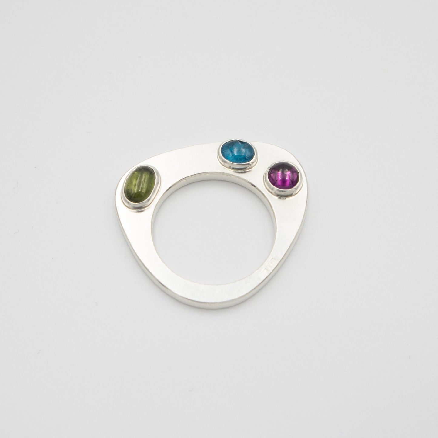 Spectra - Emmeli Holm Metallformgivning