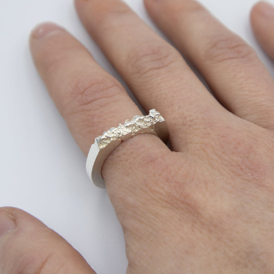 Struktur - Emmeli Holm Metallformgivning