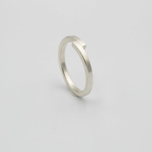 Vigselring 1 - Emmeli Holm Metallformgivning