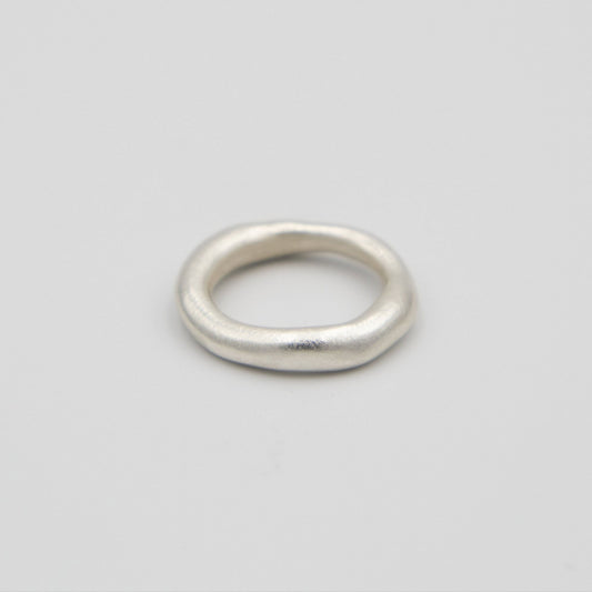 Vigselring 10 - Emmeli Holm Metallformgivning