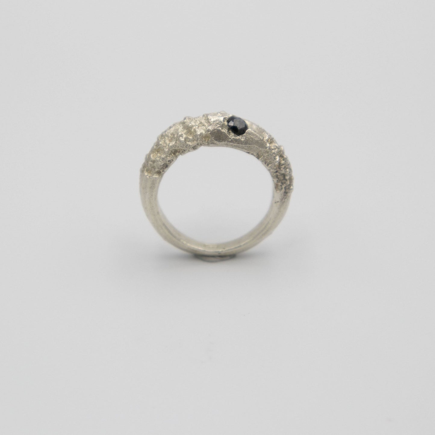 Vigselring 11 - Emmeli Holm Metallformgivning