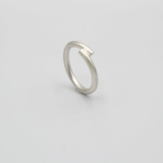 Vigselring 2 - Emmeli Holm Metallformgivning