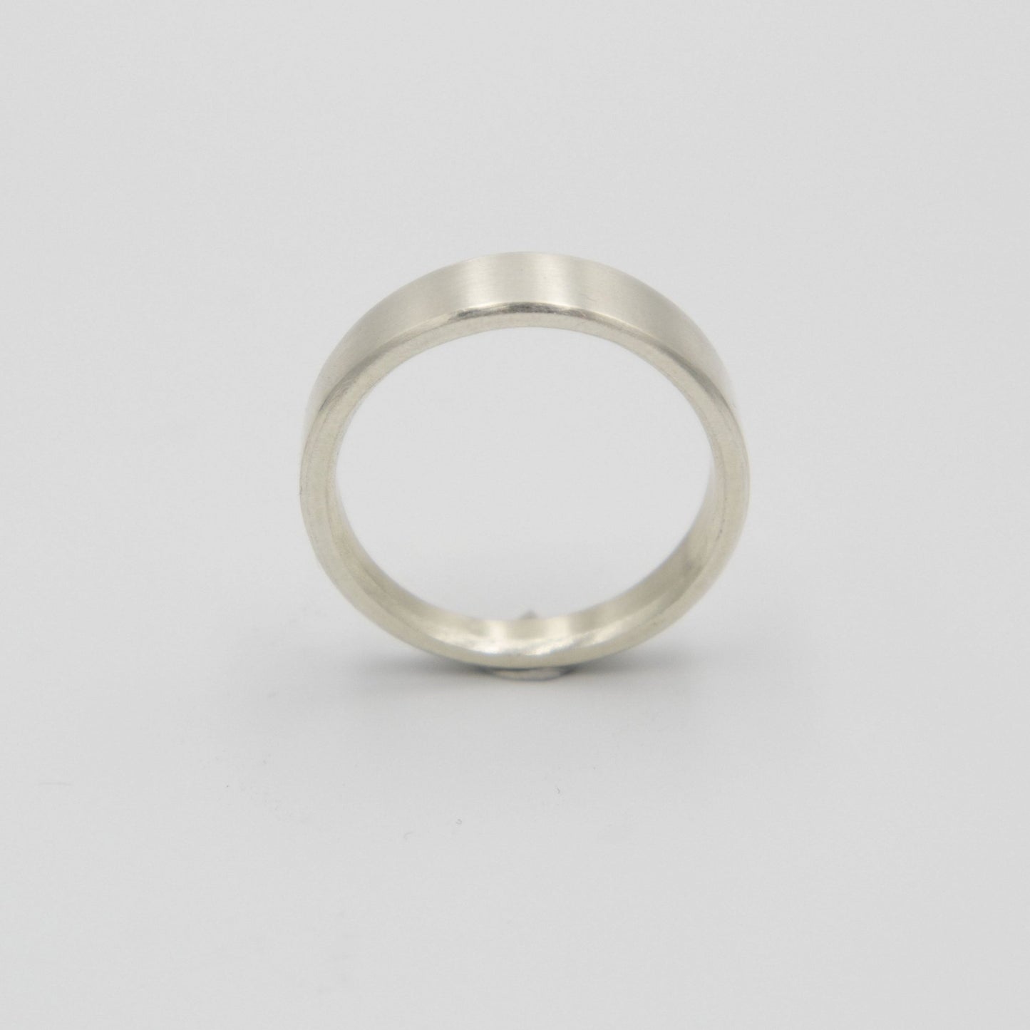 Vigselring 5 - Emmeli Holm Metallformgivning