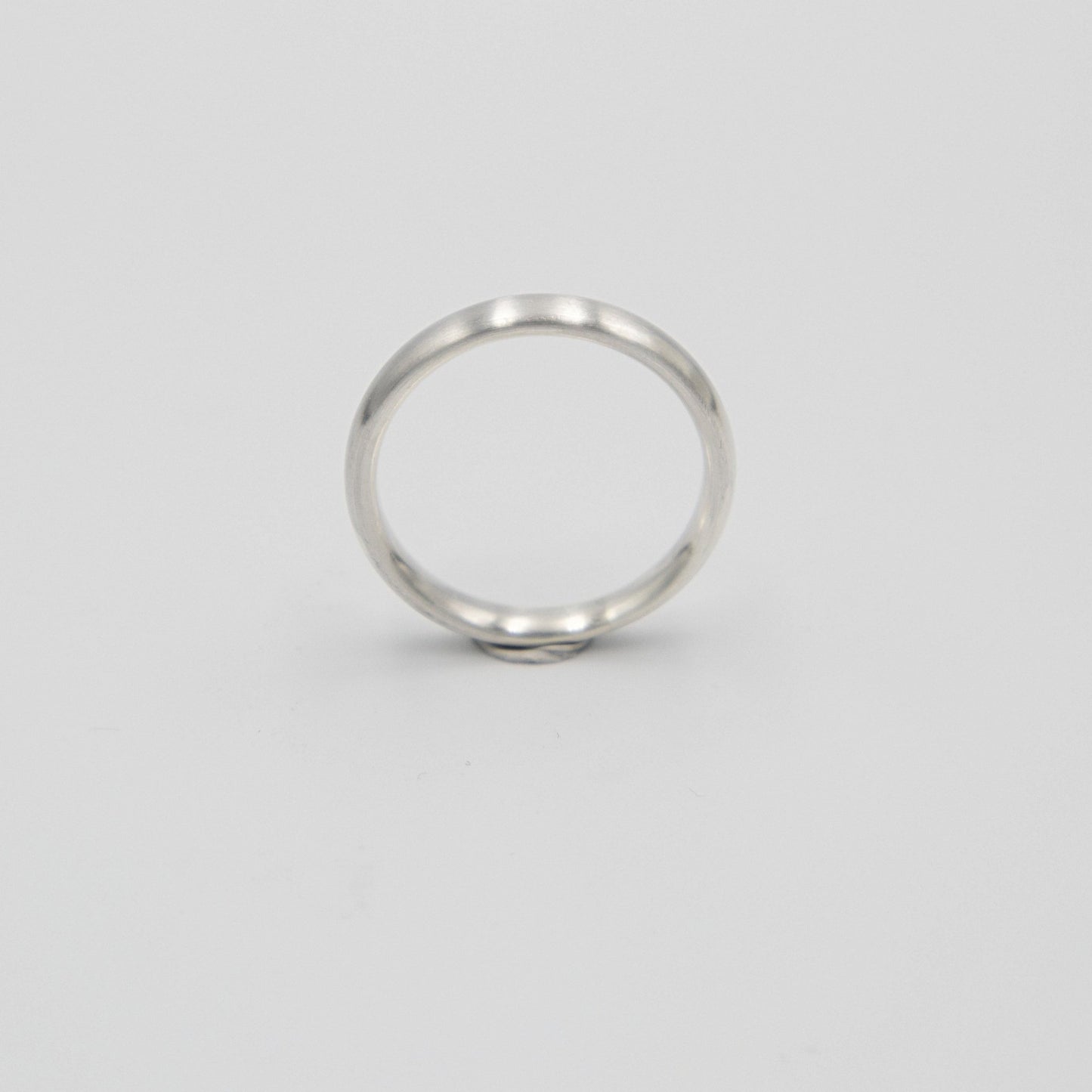 Vigselring 6 - Emmeli Holm Metallformgivning