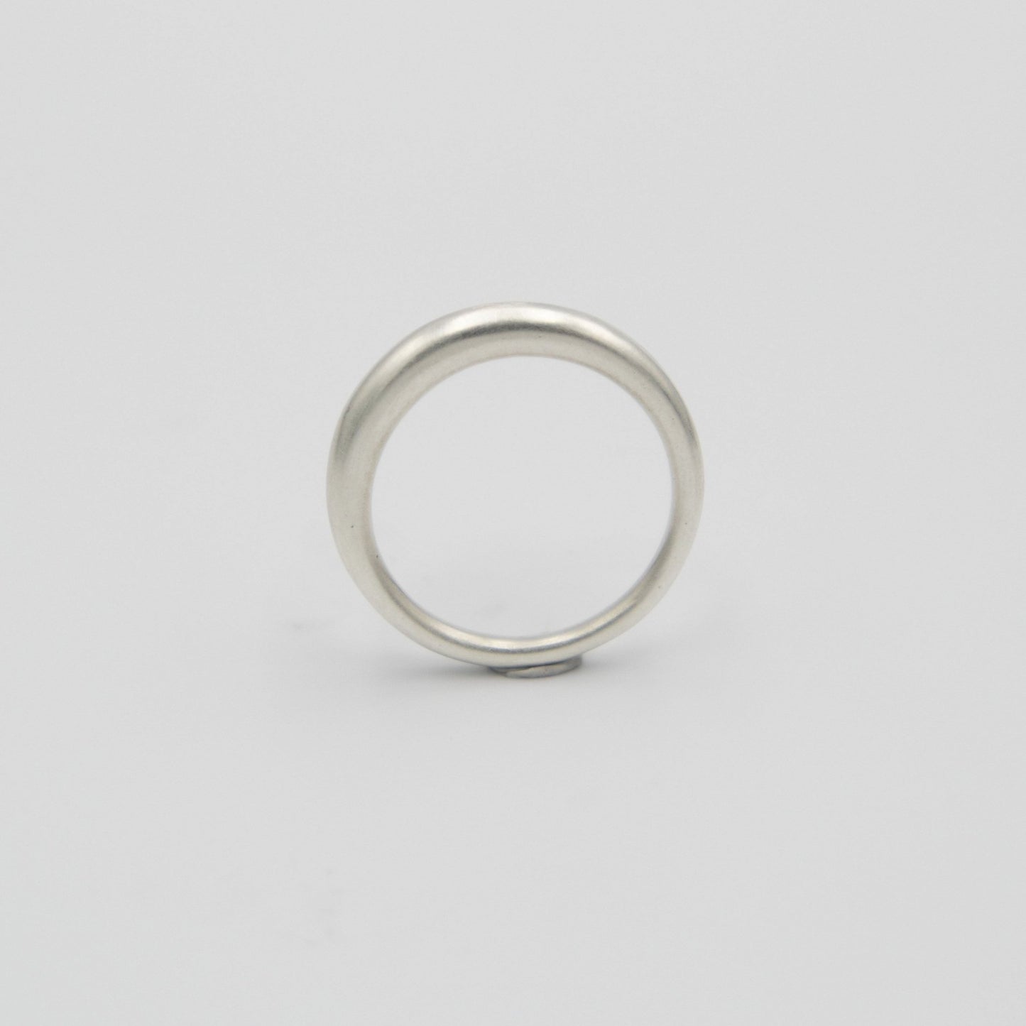 Vigselring 7 - Emmeli Holm Metallformgivning