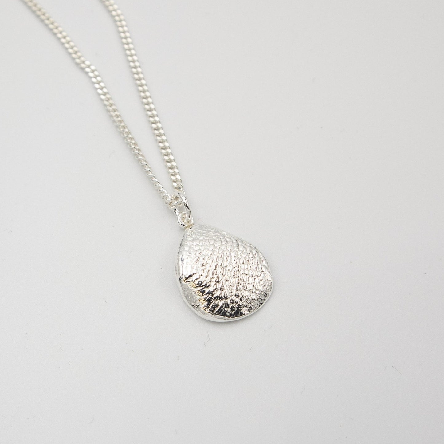 Hundnos - Emmeli Holm Metallformgivning