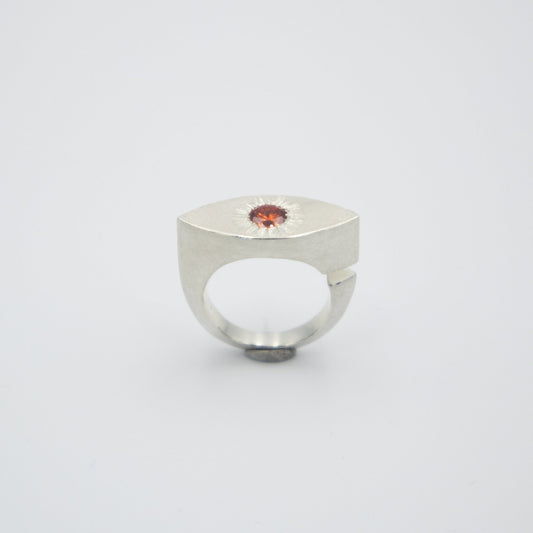 Iris - Emmeli Holm Metallformgivning