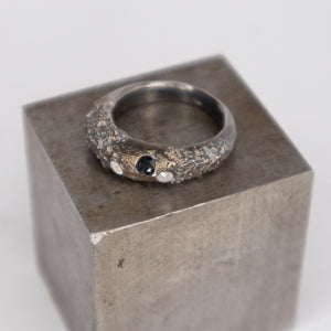 Sandgjuten, oxiderad ring - Emmeli Holm Metallformgivning