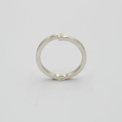 Vigselring 1 - Emmeli Holm Metallformgivning